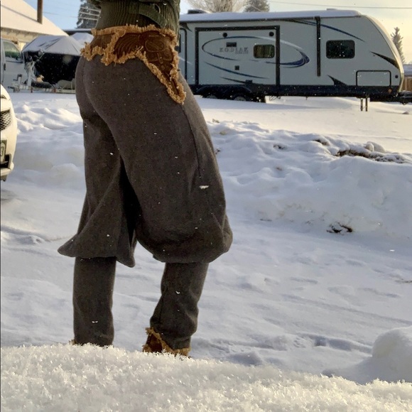 AnuttaraCrafts woolen pants - Picture 4 of 8